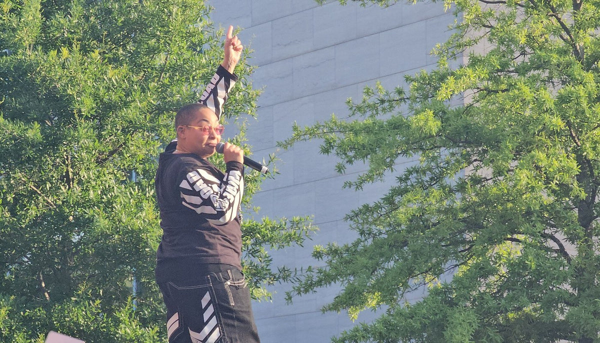 jd vance told a rally he's not gay. raven-symoné would like to know who asked. same, babe.