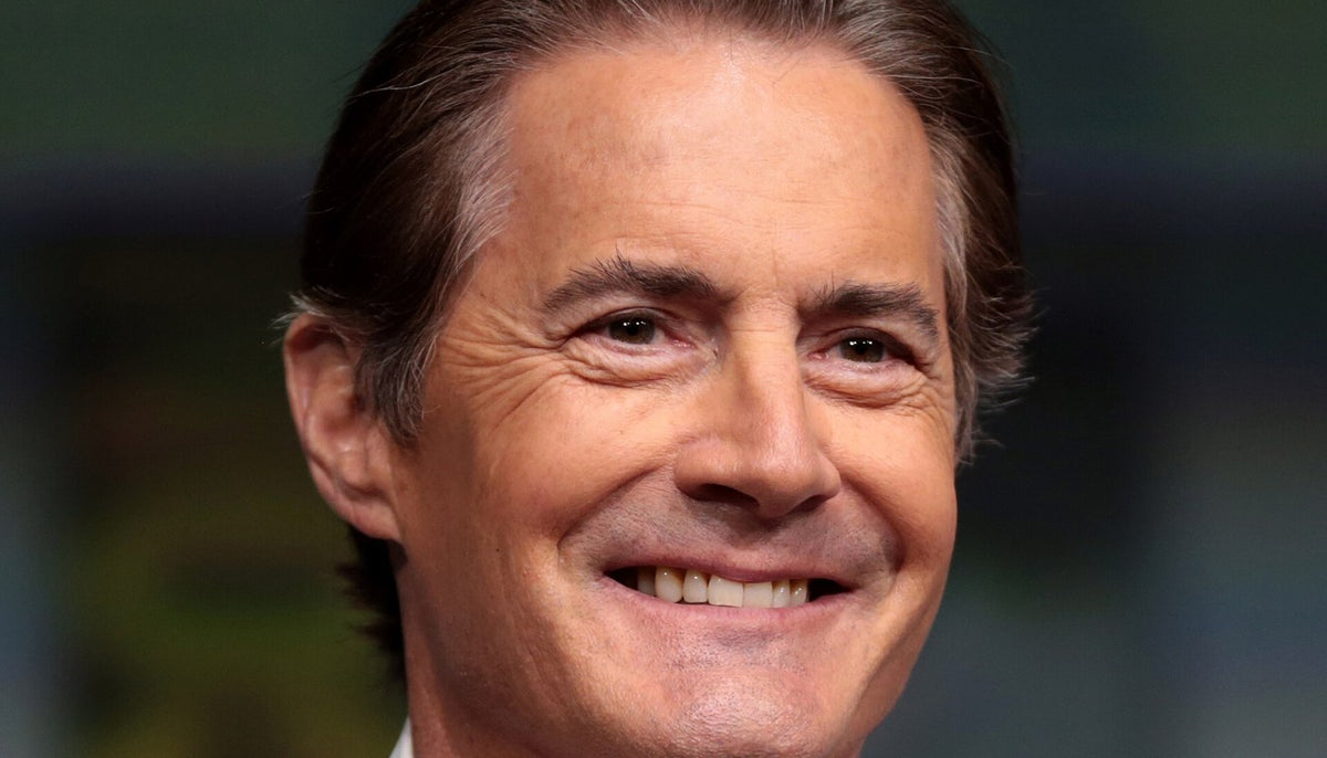 the showgirls director offered to paint kyle maclachlan an erection "any size you vant." he checked his contract. we checked our pulse.