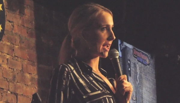 nikki glaser told a joke about a trans influencer's body. the influencer says she already had tickets to her november show.