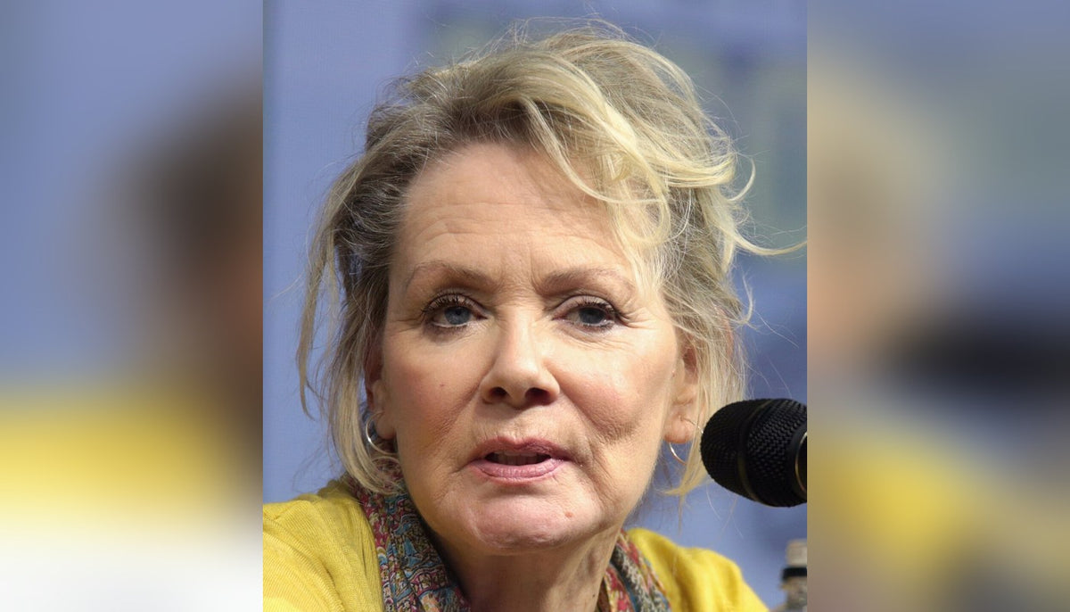 jean smart officiated her hacks co-star's wedding and pronounced them "husband and husband." i would like to be married by her immediately.
