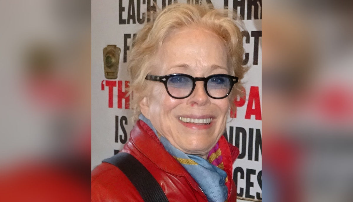 holland taylor was asked if she'd ever work with sarah paulson. "wouldn't it be creepy?" she asked paulson, who said "kinda." love is knowing.
